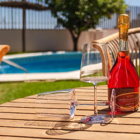 Luxury With Stunning Sea Views, 600m From The And The Port, Private Pool, Walking Distance To The Old Town And Amenities Villa *